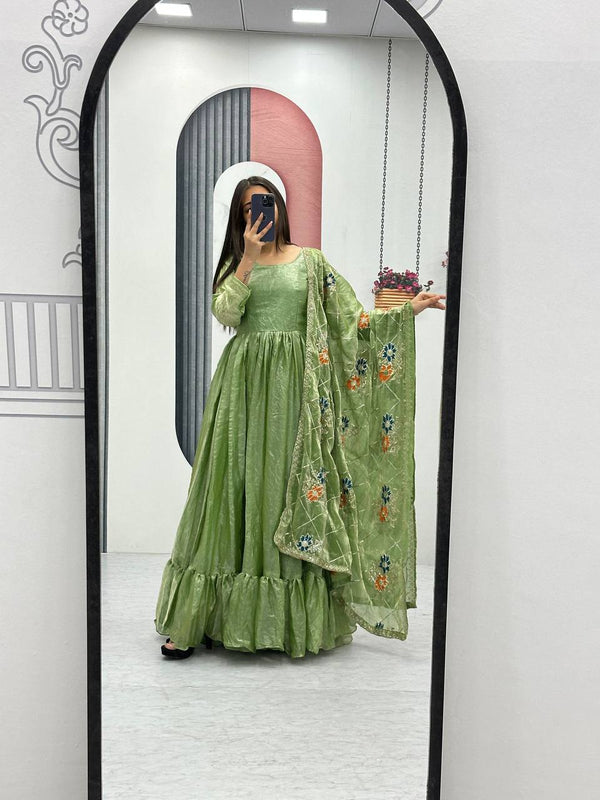 Imposing Heavy Green Color Gown