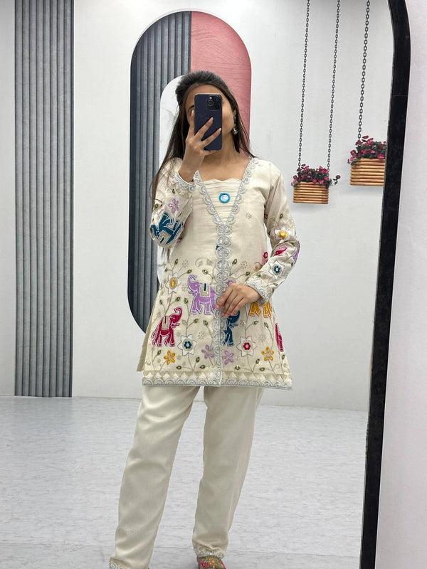 Fantastic Simmer Silk White Color Cord Set