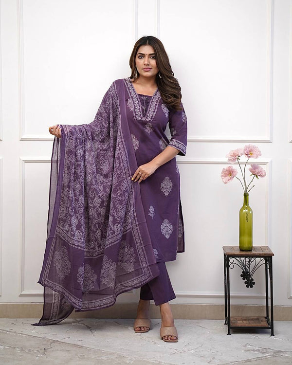 Lovely Purple Muslin Digital Print Salwar Suit